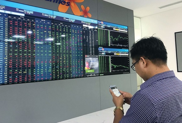 vietnam stock market foreign investors withdraw capital the market remains positive