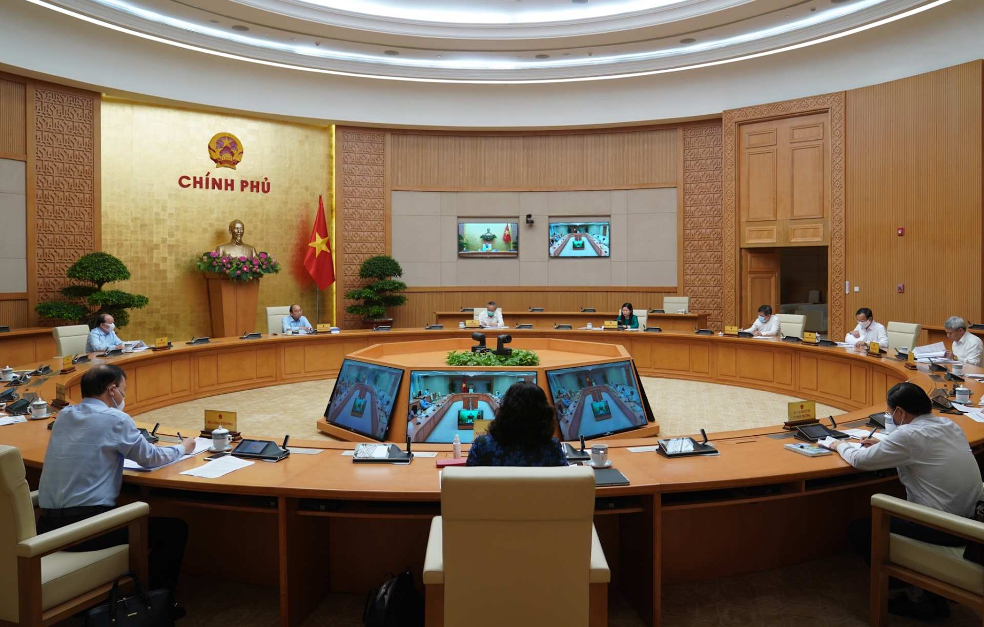 vietnam pm requested commodities prices reduction