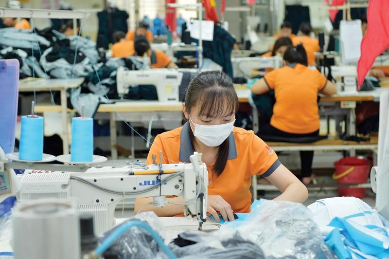 more foreign manufacturers move to vietnam amid covid 19 pandemic