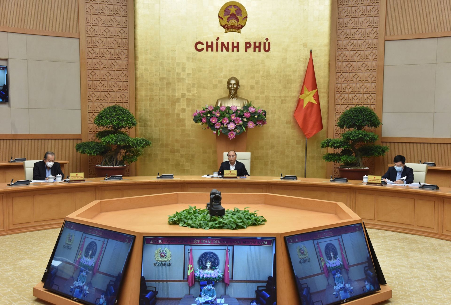 more administrative procedures to go online in vietnam