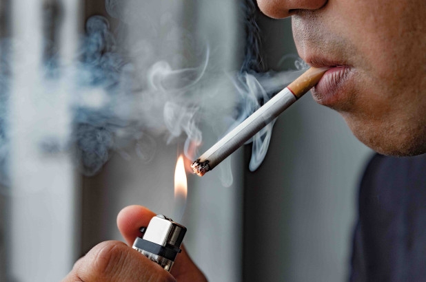 experts warn smoking may increase the risk of contracting with coronavirus