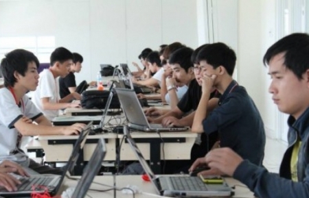 Vietnam sets ambitious target for IT development
