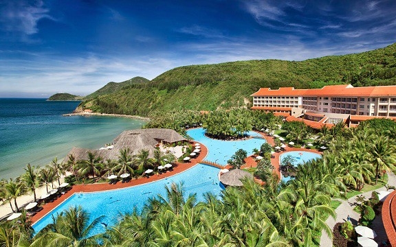 proposing to let foreigners buy vietnams tourism real estate