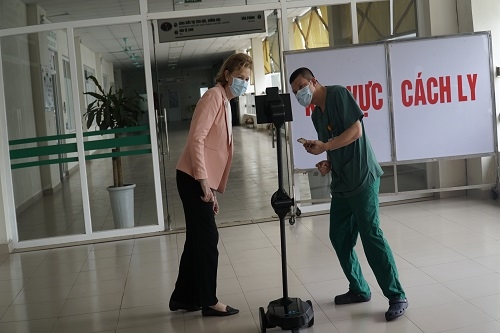 0130 undp robots frontline health workers