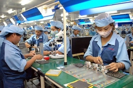 Vietnam should gradually reopen to other economies post-Covid-19