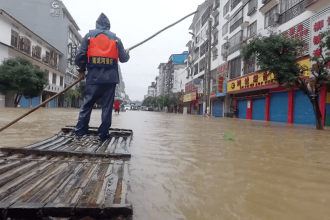 china battles with some of the worst flood in decades