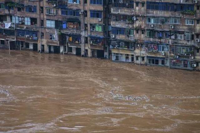 china massive flood updates hundreds of people dead or missing millions evacuated from collapsed houses