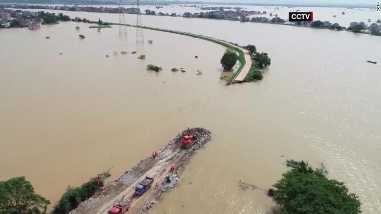 china massive flood updates hundreds of people dead or missing millions evacuated from collapsed houses