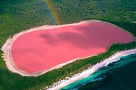 50,000-year-old lake in India suddenly turned pink and scientists can't explain why