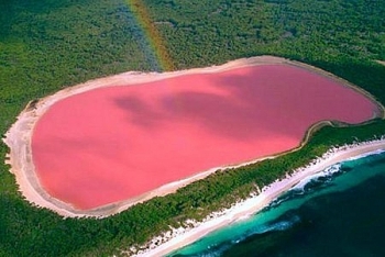 50000 year old lake in india suddenly turned pink and scientists cant explain why
