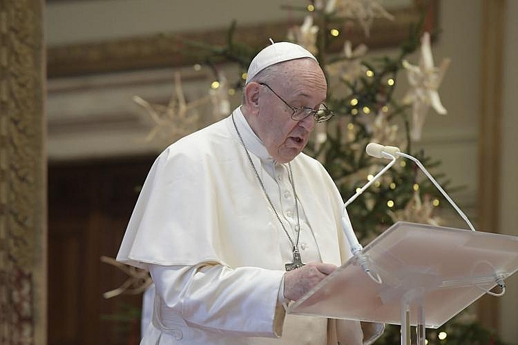 Pope francis to skip new year's eve masses due sciatic pain