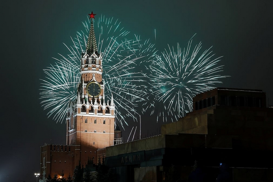 In photos: New Year's Eve around the world with pandemic controlling muting celebrations