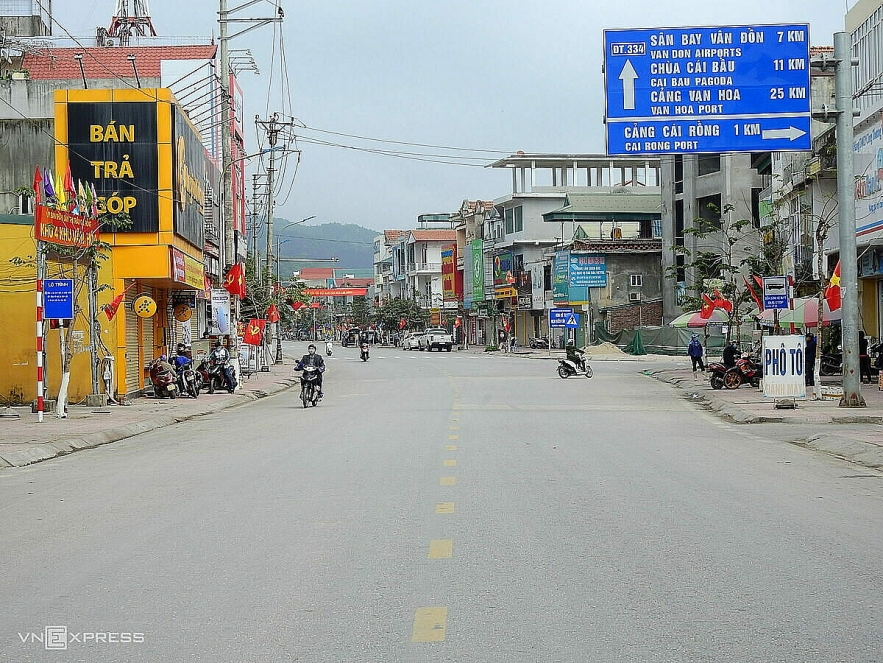 Photos show life under covid 19 lockdown in vietnam town