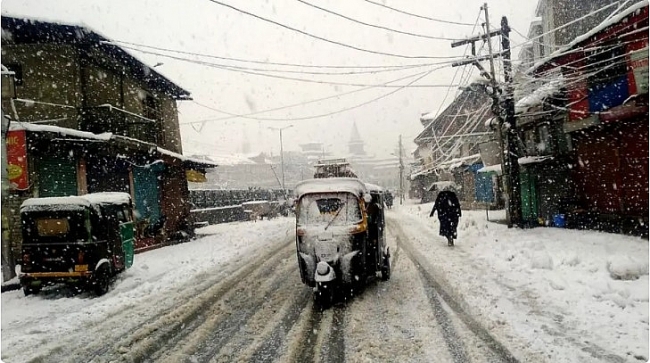 India daily weather forecast latest, March 27: Wet conditions over parts of North India to continue at weekend