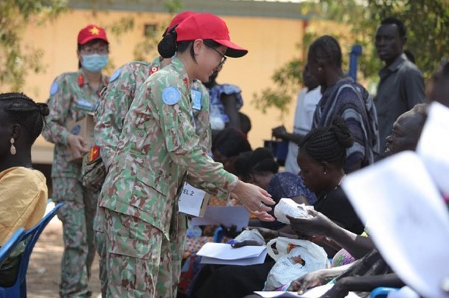 Vietnamese "Blue Beret" Doctors Organize Activities To Raise South Sudanese Women's Awareness Of Health Care