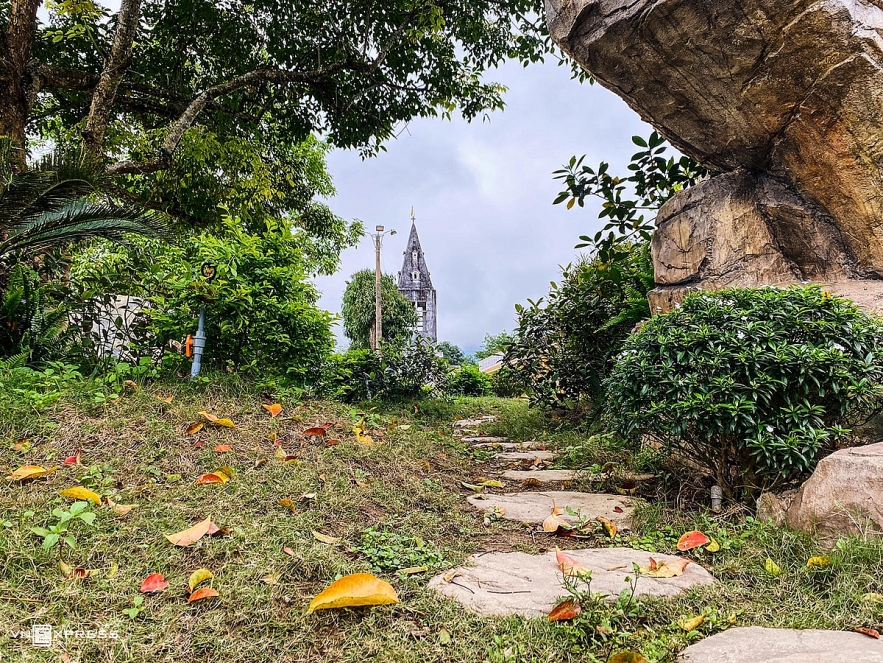 Splendid churches add charm to Quang Binh Province