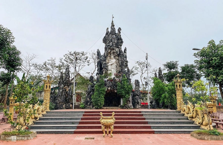 Splendid churches add charm to Quang Binh Province