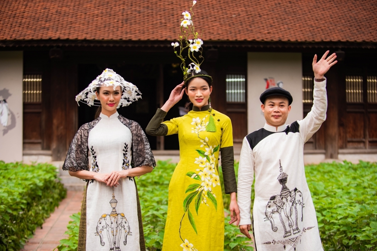 Ao Dai designers present new collections with silk, ramie at fashion event