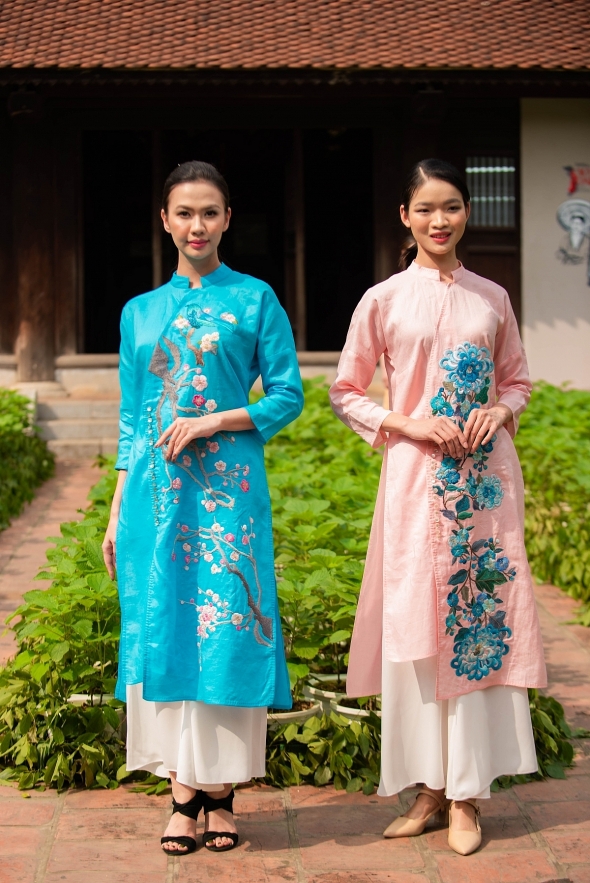 Ao Dai designers present new collections with silk, ramie at fashion event