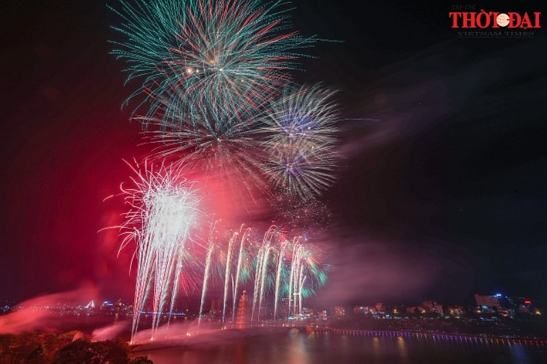Spectacular Fireworks Display Opens Hung Temple Festival 2022
