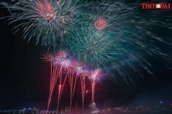 Spectacular Fireworks Display Opens Hung Temple Festival 2022