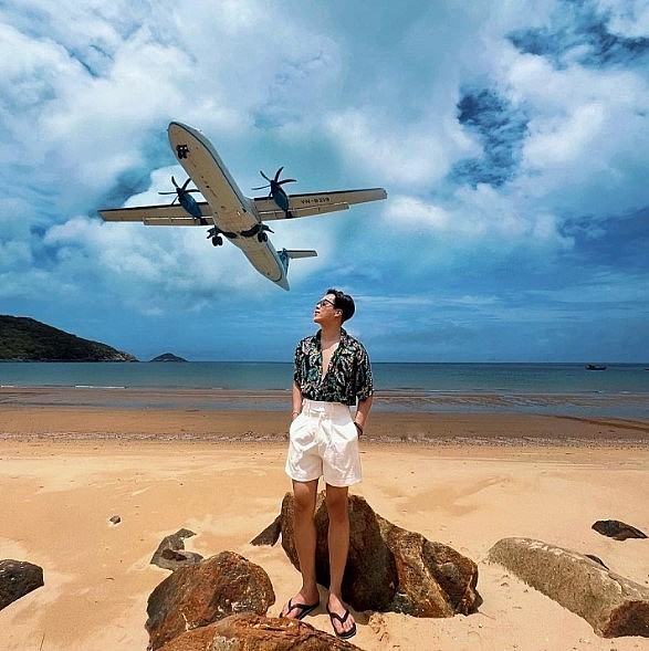 The Unique Check-in Spot In Vietnam With Airplanes Hovering Overhead