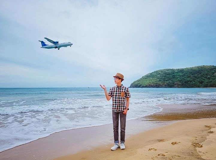 The Unique Check-in Spot In Vietnam With Airplanes Hovering Overhead
