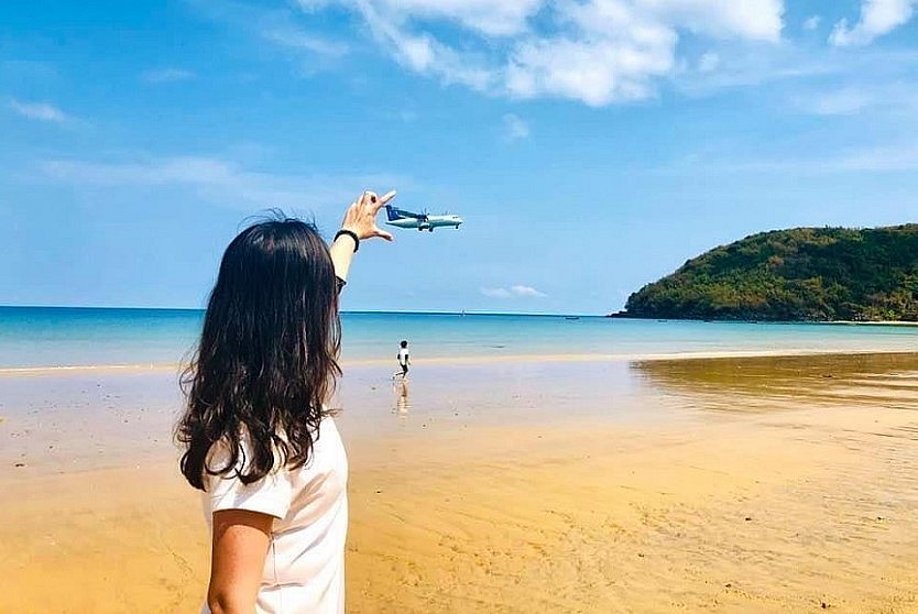 The Unique Check-in Point In Vietnam With Airplanes Hovering Overhead