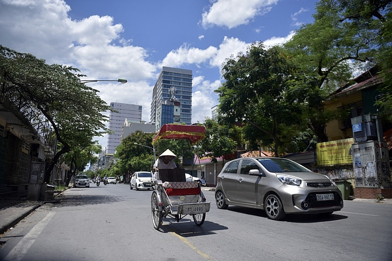 vietnamese people strunggling with record scorching