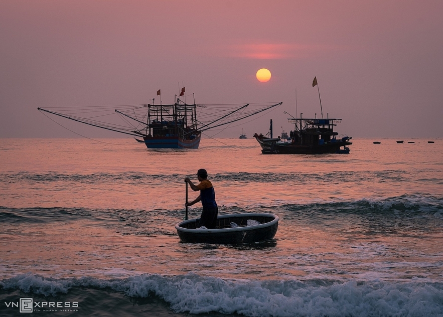 scene of dawn in some areas of vietnam