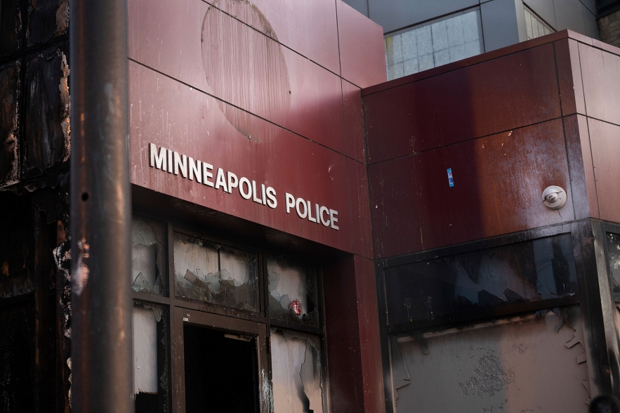 protests and riots in america update minneapolis city council is looking to move funding from police
