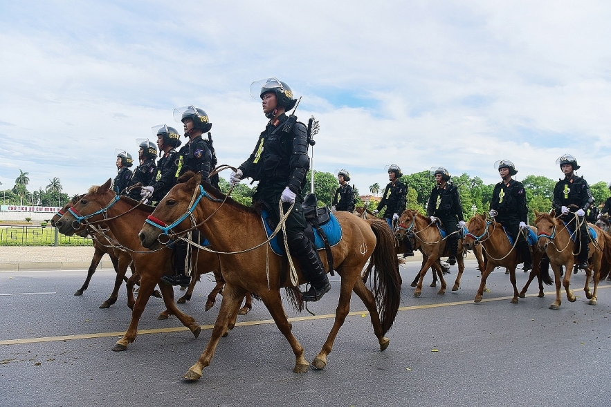 vietnams cavalry mobile police force makes debut