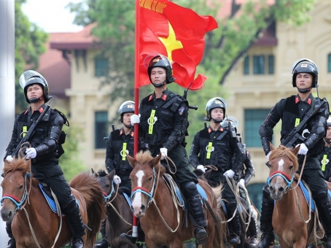 Vietnam's cavalry mobile police force makes debut