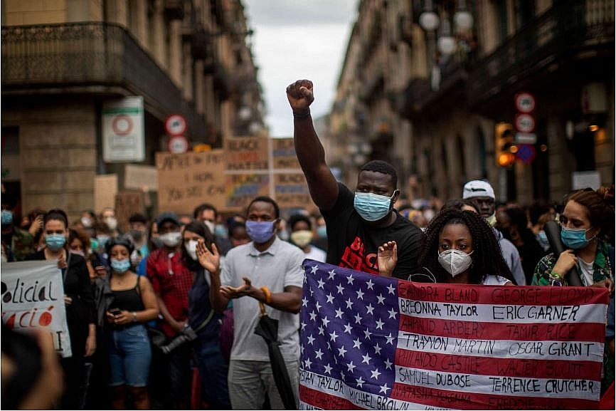 protests in america update bail set for seattle man accused of shooting protester after driving into crowd