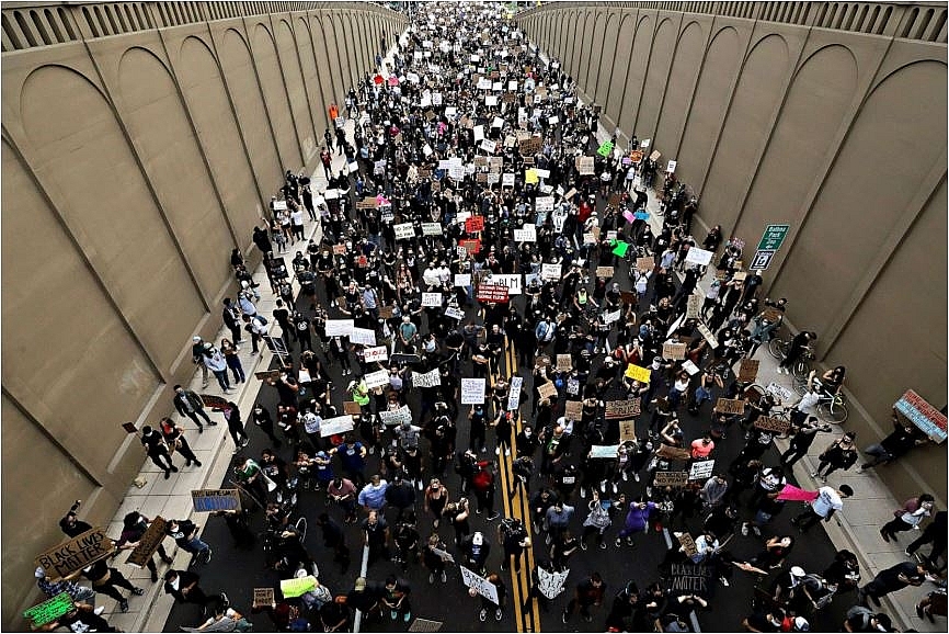 protests in america update bail set for seattle man accused of shooting protester after driving into crowd