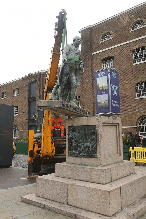 uk removes slave traders statue from outside london museum