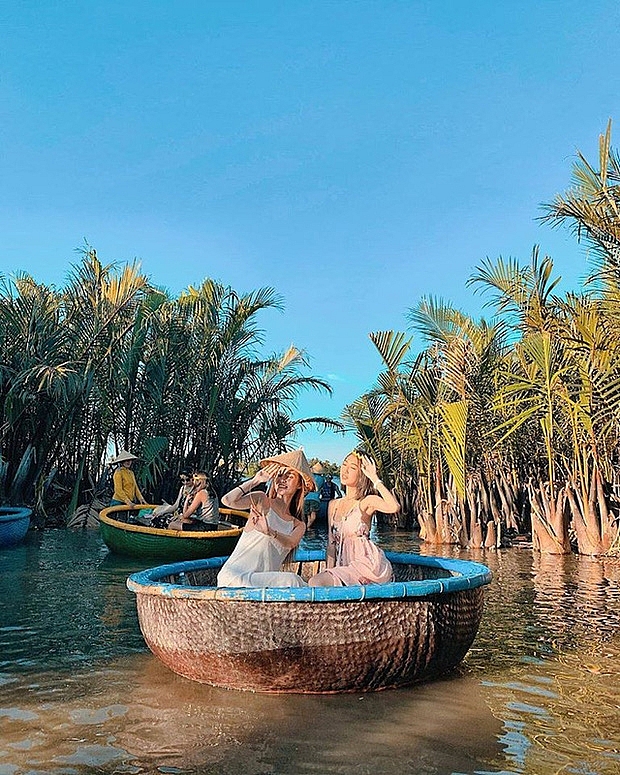Bay Mau coconut forest creates a surprising 'miniature West' in the heart of Hoi An