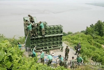 pyongyang reinstalls propaganda loudspeakers along inter korean border