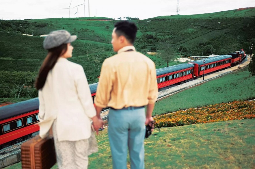 The Red Train Lost In Da Lat Flower Field Attracts Tourists