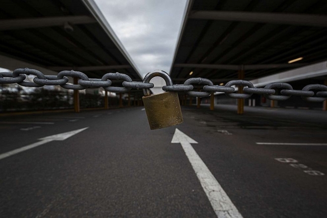 Most populous state in Australia closes border for the first time in 100 years