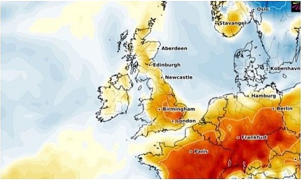 uk and europe weather forecast latest july 24 britain to bear searing heatwave with 34c blast from europe