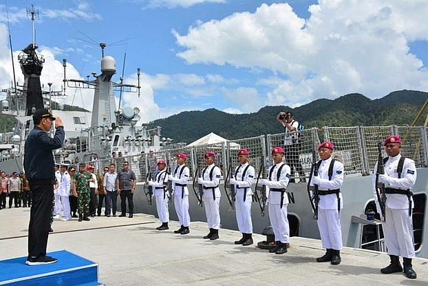 indonesian navy exercises after refusing to negotiate with china over bien dong sea