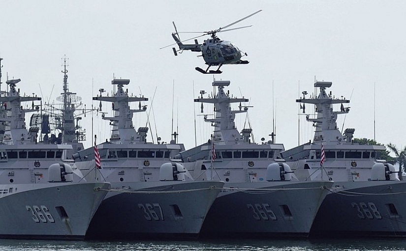 indonesian navy exercises after refusing to negotiate with china over bien dong sea