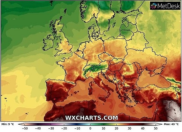 uk and europe weather forecast latest july 26 thunderstorm to battle uk while map turns red for europe