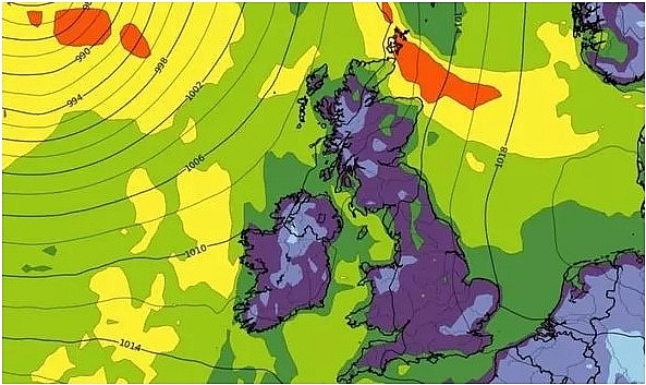 uk and europe weather forecast latest july 31 record 40c highs to bake europe