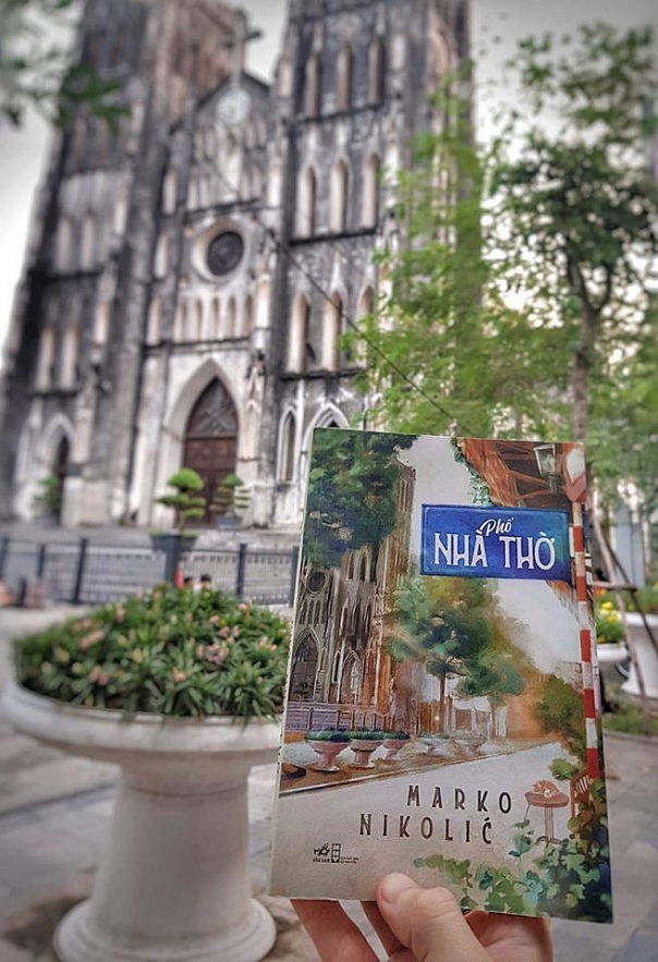 A Serbian writes a great inspiring novel in Vietnamese after 4 years of learning