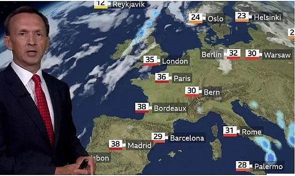 uk and europe weather forecast latest august 8 heat health warnings for the ek as hot weather to bake europe