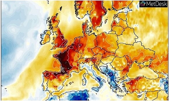 uk and europe weather forecast latest august 8 heat health warnings for the ek as hot weather to bake europe