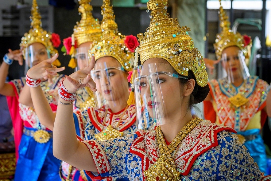 images show nursery children keep the worlds strictest school social distancing in thailand