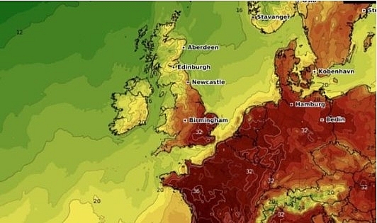 uk and europe weather forecast latest august 13 upgraded warnings for thunderstorm as danger to life to battle uk